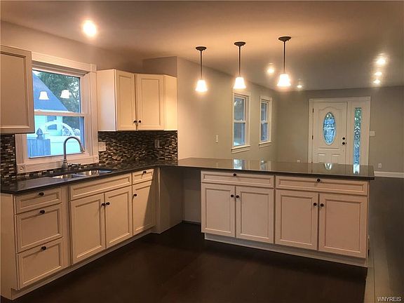 2nd image of 305 Hawthorne Ave