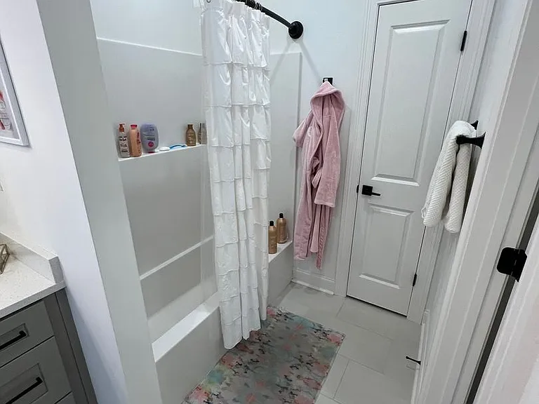 662 Cottage Grove Cir — Photo 5
