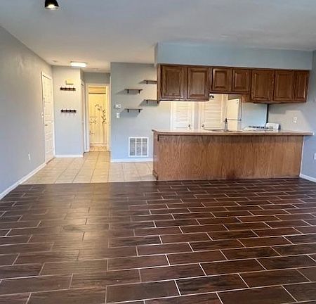 4th image of 22 Wimbledon Dr
