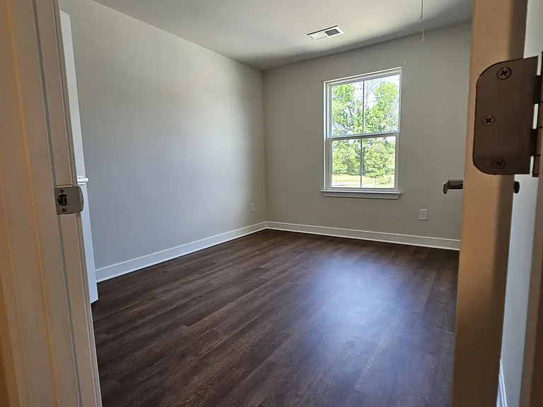 53 Connaught Ct — Photo 17