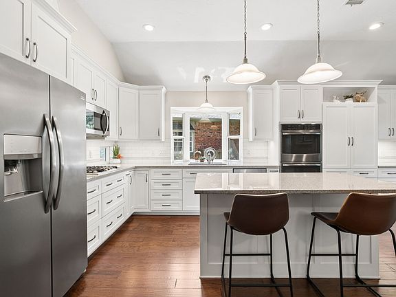 4th image of 2265 Glen Ridge Dr