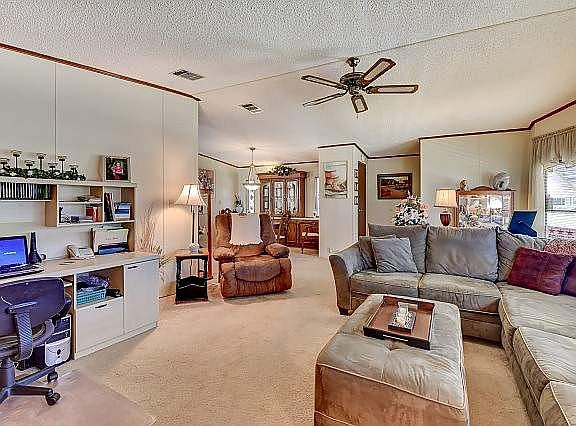 3rd image of 2205 Mariposa Ave