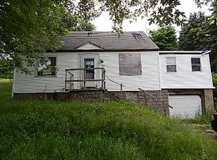 1636 Bakerstown Rd, Tarentum, PA 15084