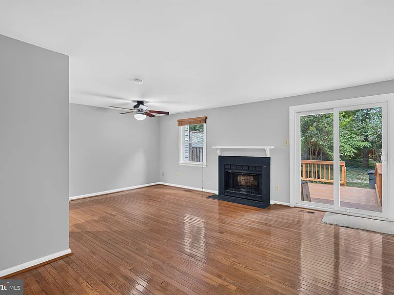 8228 Goldstream Ct — Photo 5