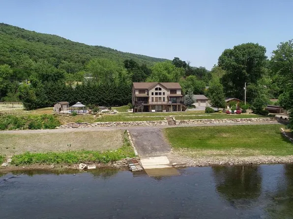 2011 Towpath Rd, Dauphin, PA 17018