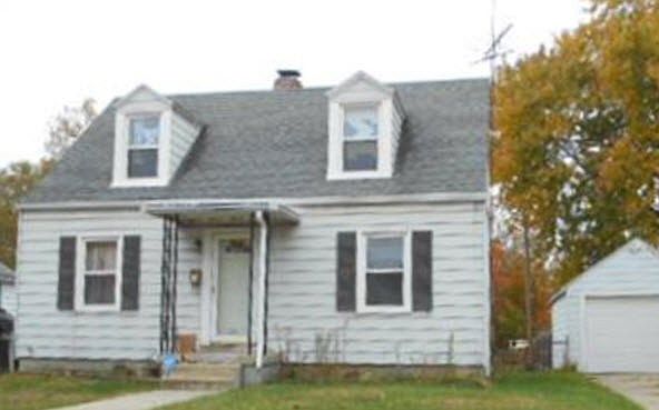 2nd image of 1021 N Burnett Rd