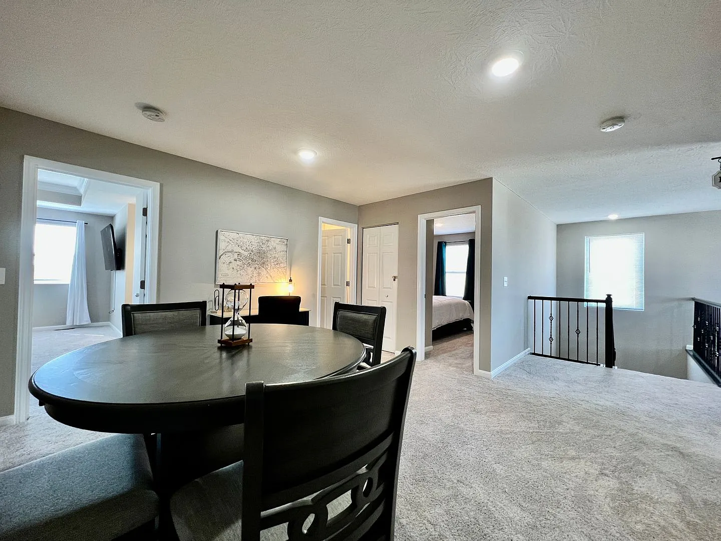 Brand new Executive home in Liberty Twp, Ohio — Photo 4