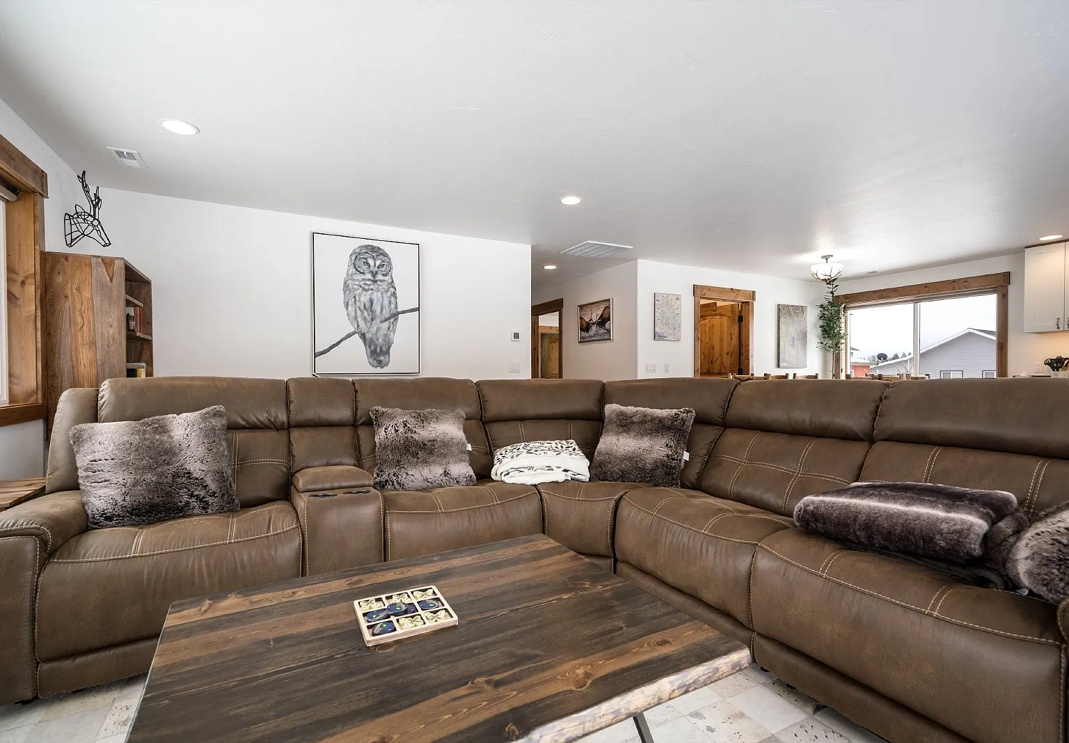 3 bed, 2.5 bath, $2,565 — Photo 3