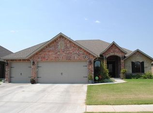 2129 Sycamore Creek Ave, Yukon, OK 73099