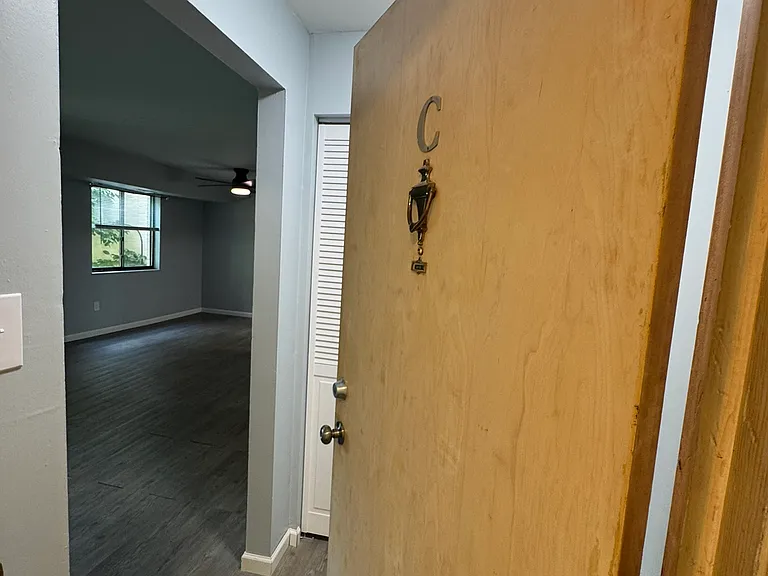 310 Abbeyville Rd #C — Photo 5