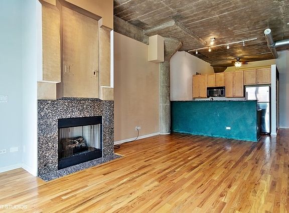3rd image of 1000 W 15th St Unit 123