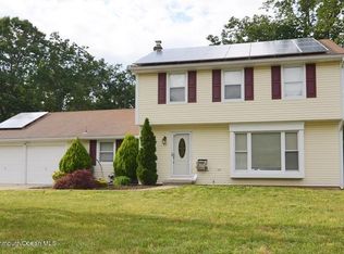 15 Partree Rd, Jackson, NJ 08527