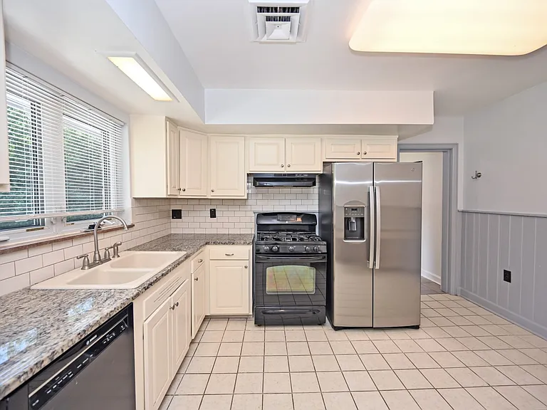 6904 Euclid Ave — Photo 6
