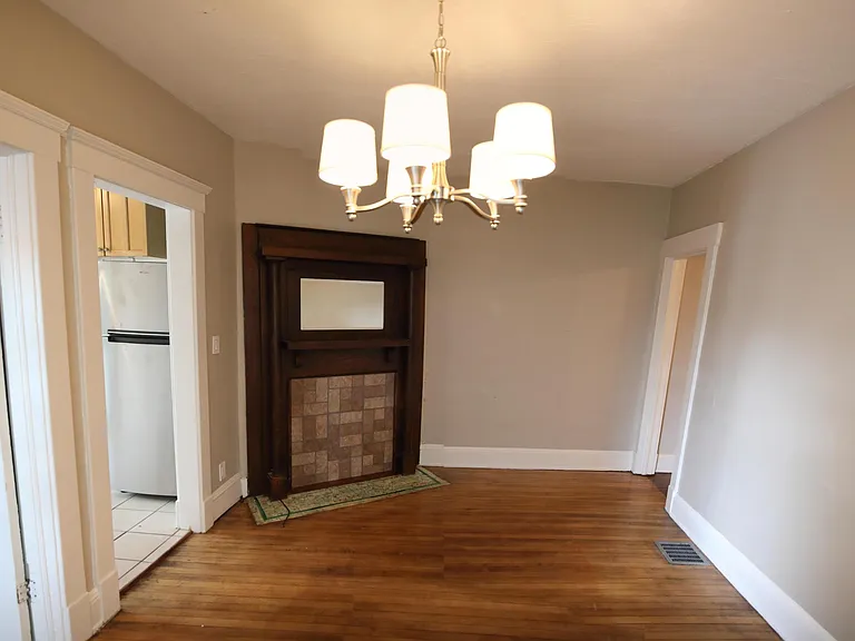 1323 Beach Ave #1 — Photo 12