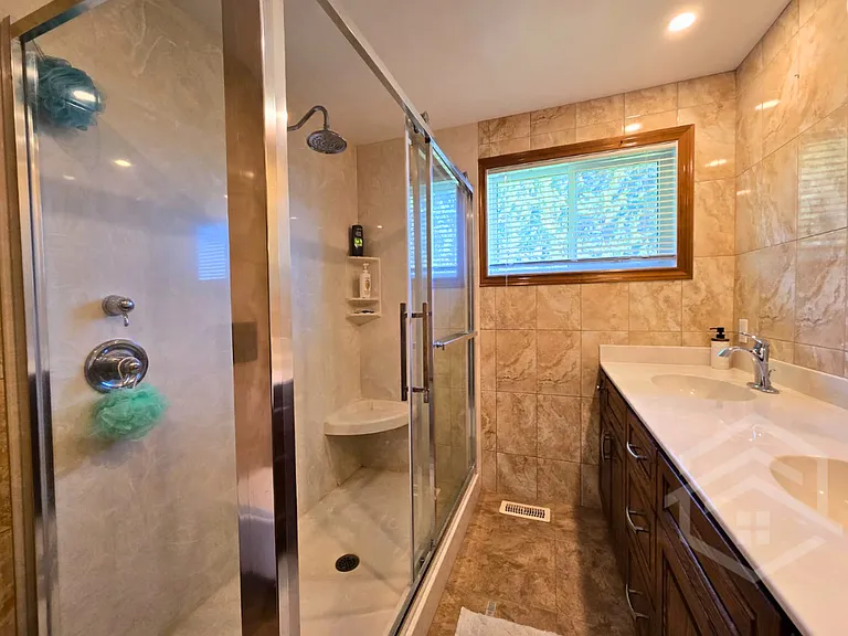 266 Norwich Rd #1 — Photo 6