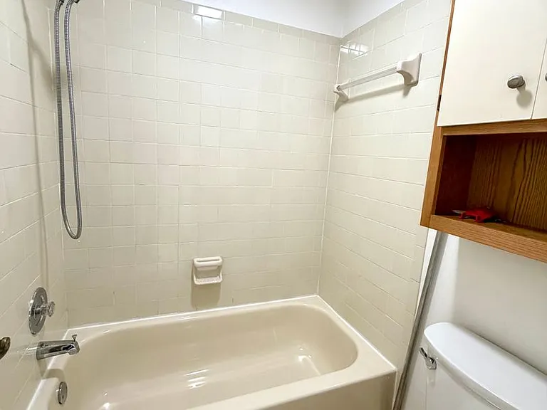 5100 Burchette Rd #3102 — Photo 10