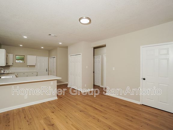 5th image of 639 Avant Ave