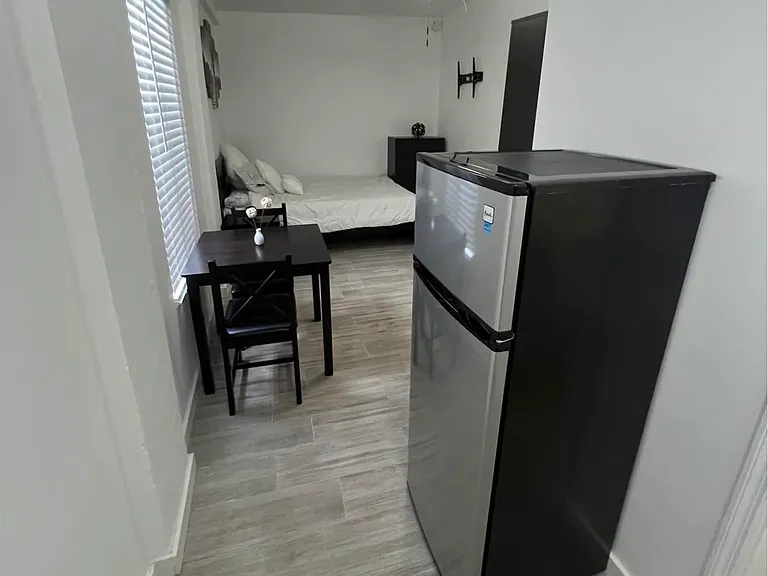 2534 Washington St #1 — Photo 8