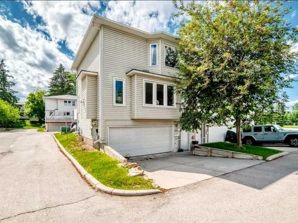 672 E Killarney Glen Ct SW, Calgary, AB T3E 7H4
