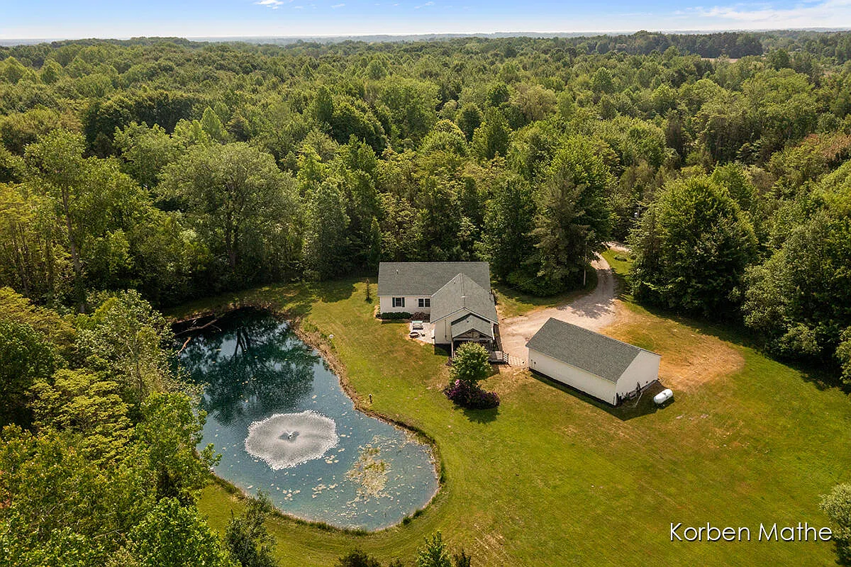 6811 Danielle Ln photo 1