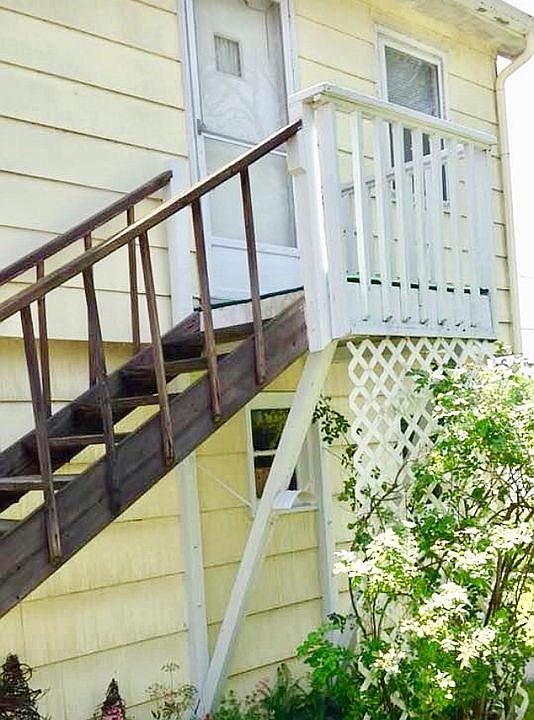 Apartment entrance 