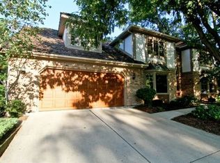 1110 Champion Forest Ct, Wheaton, IL