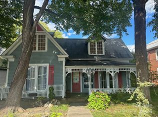 207 S King St, Morganton, NC 28655