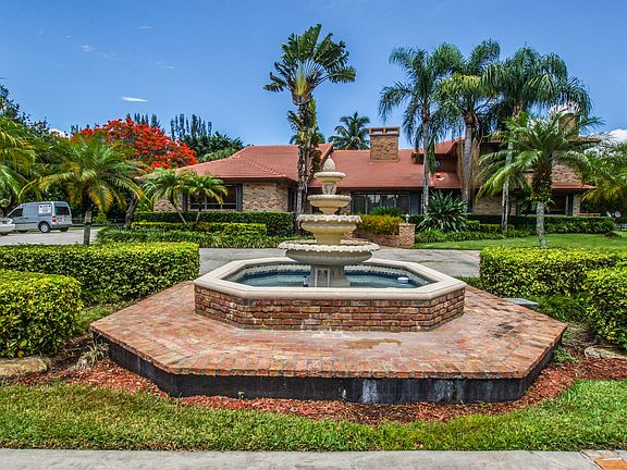 3rd image of 6200 SW 183rd Way