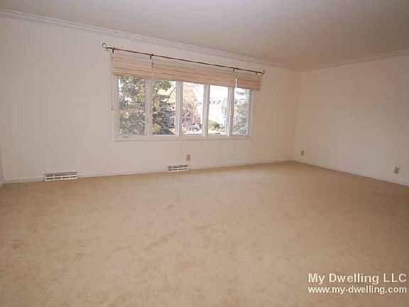 3rd image of 3114 N Lake Dr #3114
