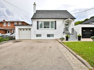 12 Newton Dr, Toronto, ON M2M 2M7