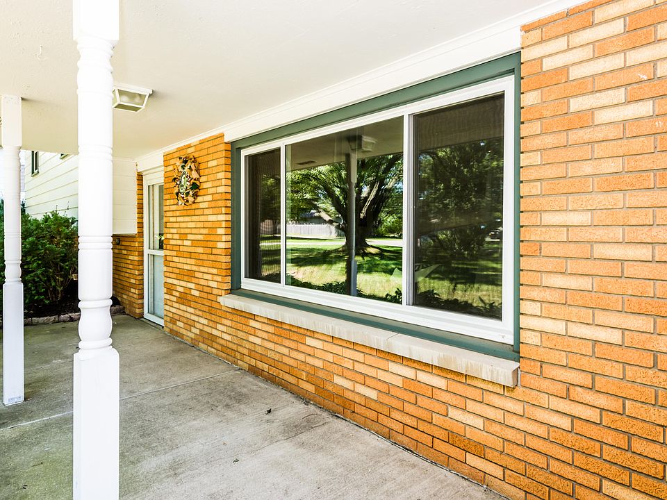 1st image of 1758 S Sierra Way