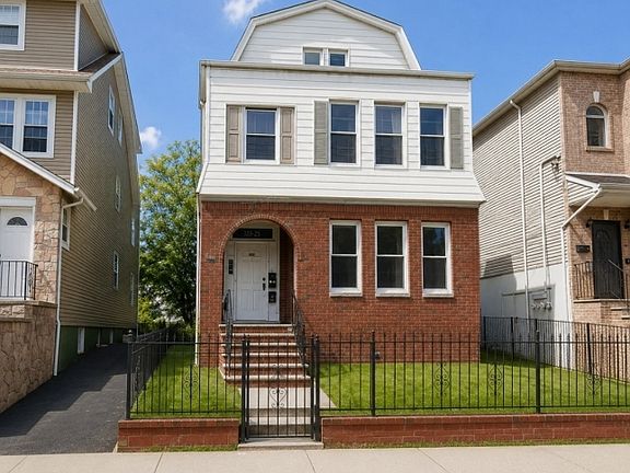 2nd image of 133 Isabella Ave