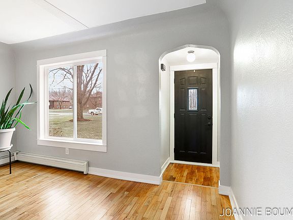 4th image of 153 River St