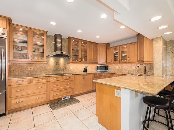 4th image of 120 Boardwalk Pl #120