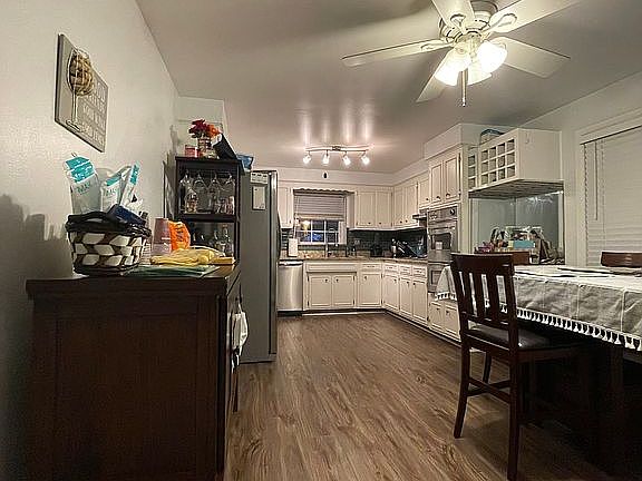 2nd image of 6511 N Northwest Hwy APT 2D