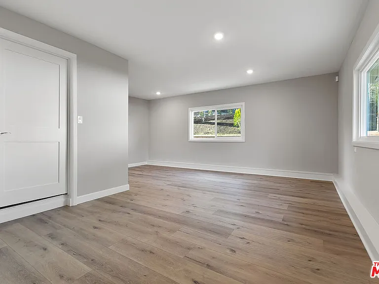 23937 Jensen Dr — Photo 13