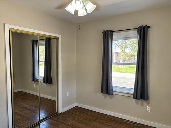 5th image of 2142 E D St
