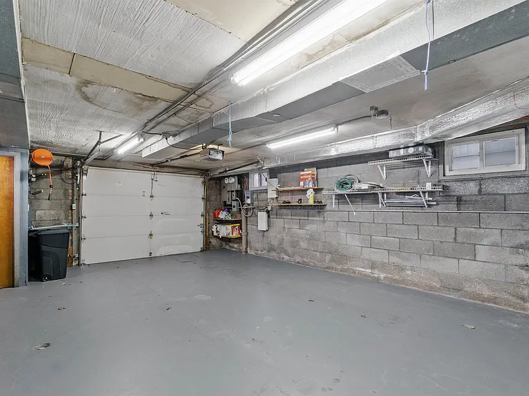 178 W 33rd St #1 — Photo 28