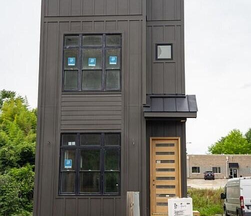 2nd image of 1608 Ellen Dawson Way