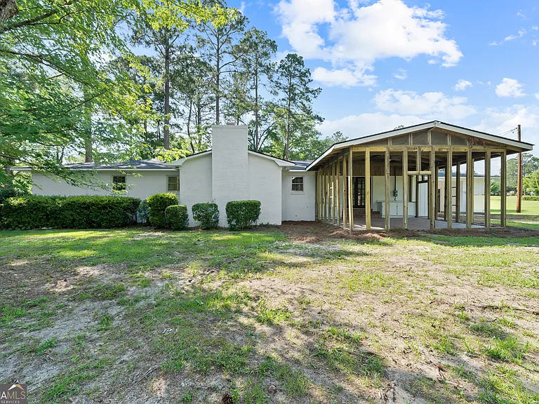 223 Brookwood Dr — Photo 6