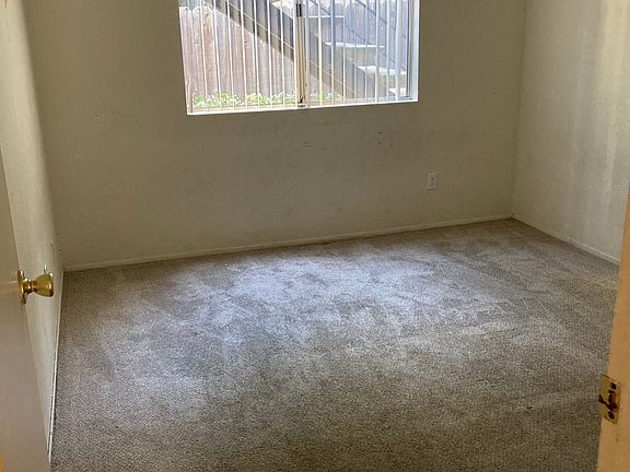 3rd image of 444 Ballantyne St APT I