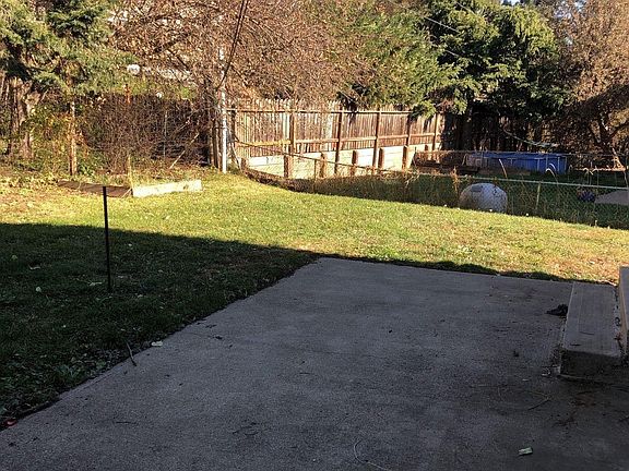 3rd image of 1548-1550 NW Turner Dr