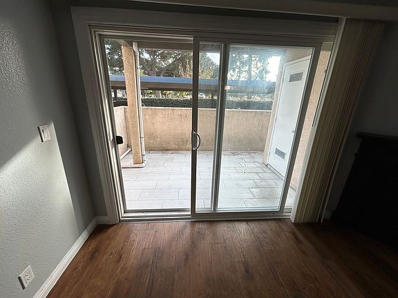 4th image of 928 S Cypress Ave APT 3