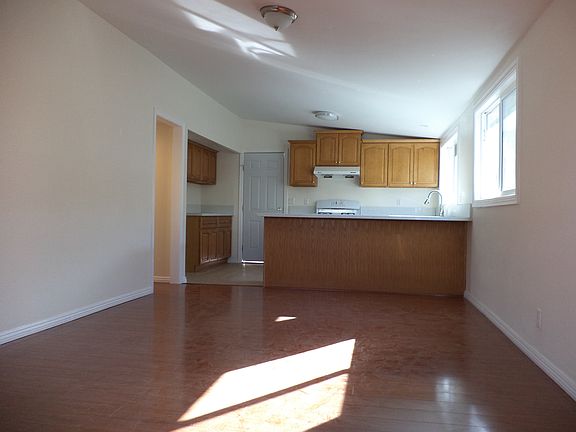 5th image of 940 Larchwood Ave
