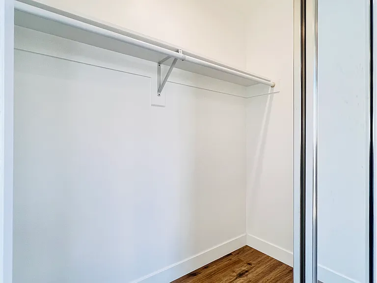 4572 Oakwood Ave — Photo 29