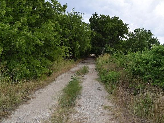 4th image of 5344 County Road 915