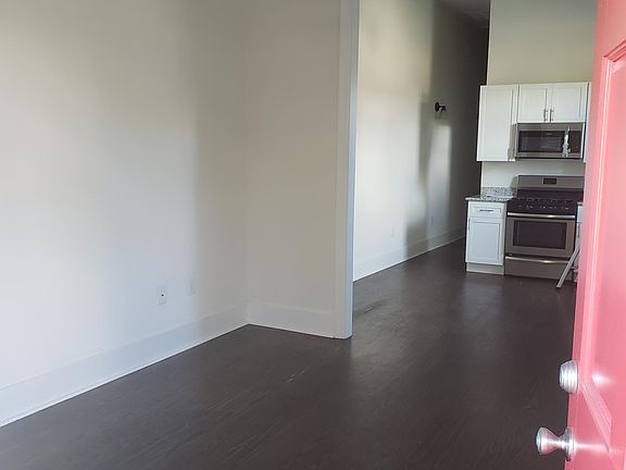5th image of 2115 S Saratoga St