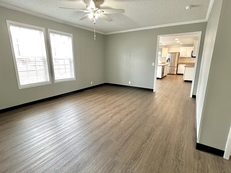 205 S Elm St — Photo 27