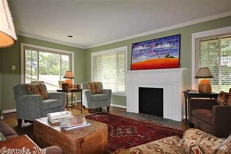 3rd image of 19 Pine Manor Dr