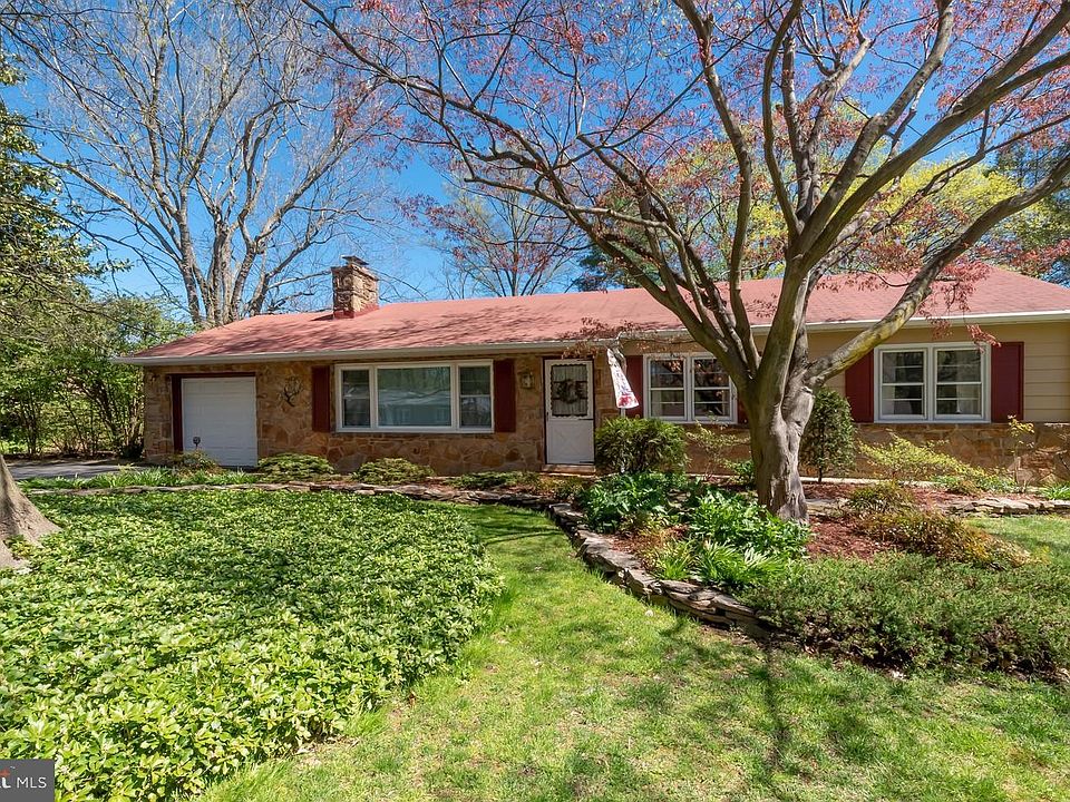 1st image of 120 Southwick Dr
